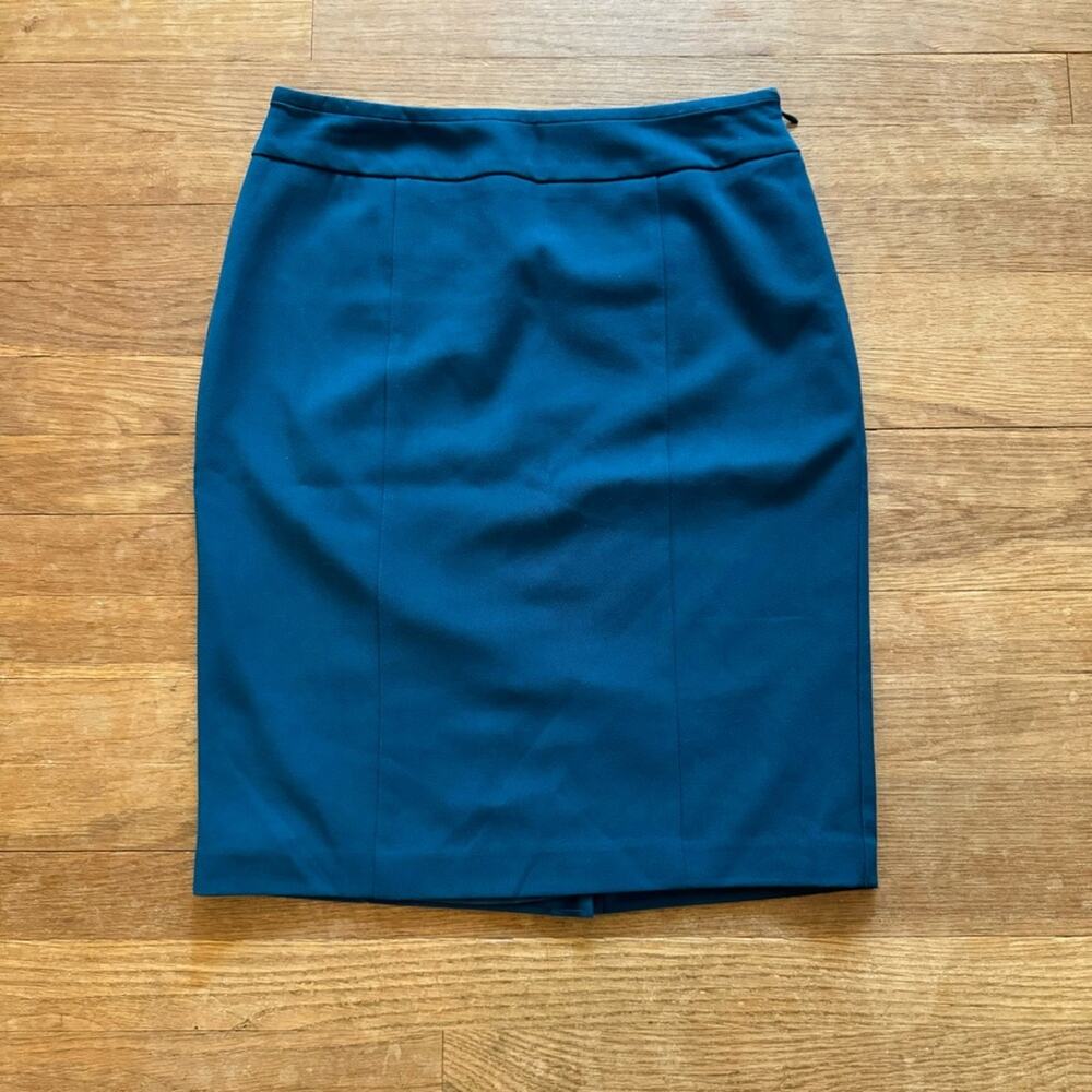 Apt. 9 teal knee length pencil skirt size 4
b22